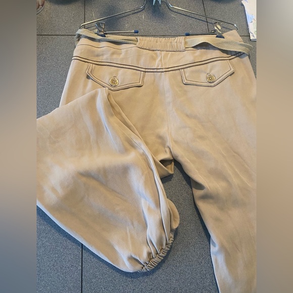 BEBE Cropped Silk Blend Cargo Style Pants in Sand .. SIZE 0 (XS) - Picture 11 of 14